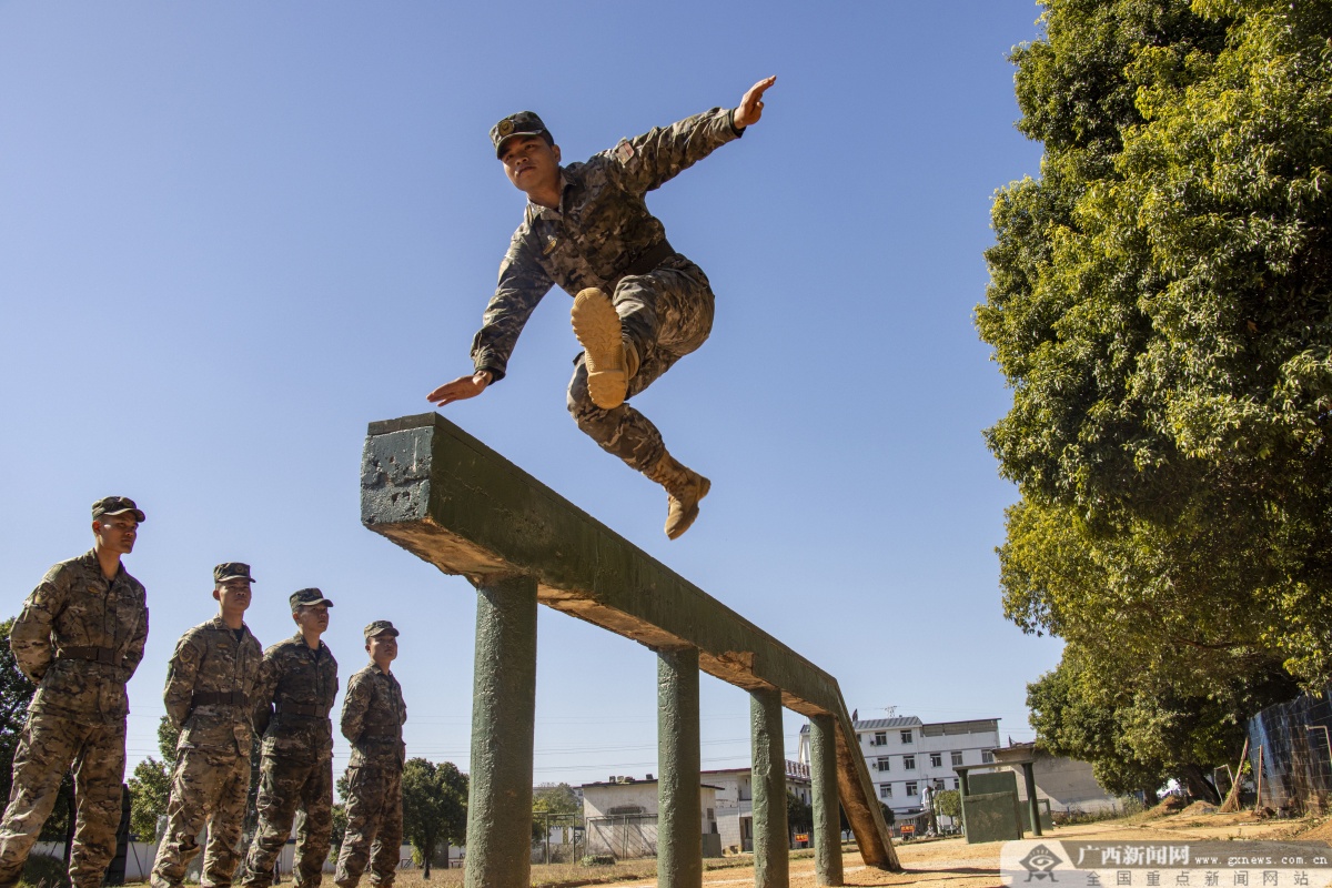 �侯����֧�ӣ�ʵսʵѵ ��Ӫ����������