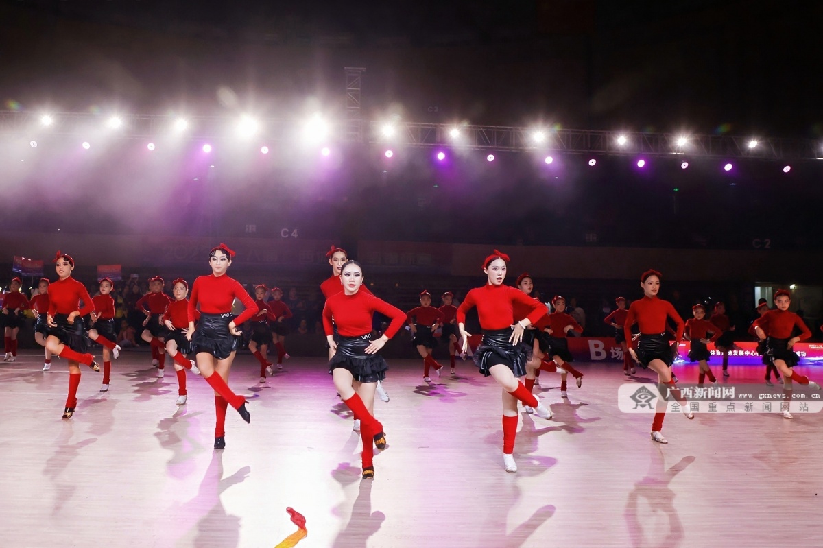 超千人齐聚广西体育舞蹈锦标赛在三娘湾畔“开派对”(图3)