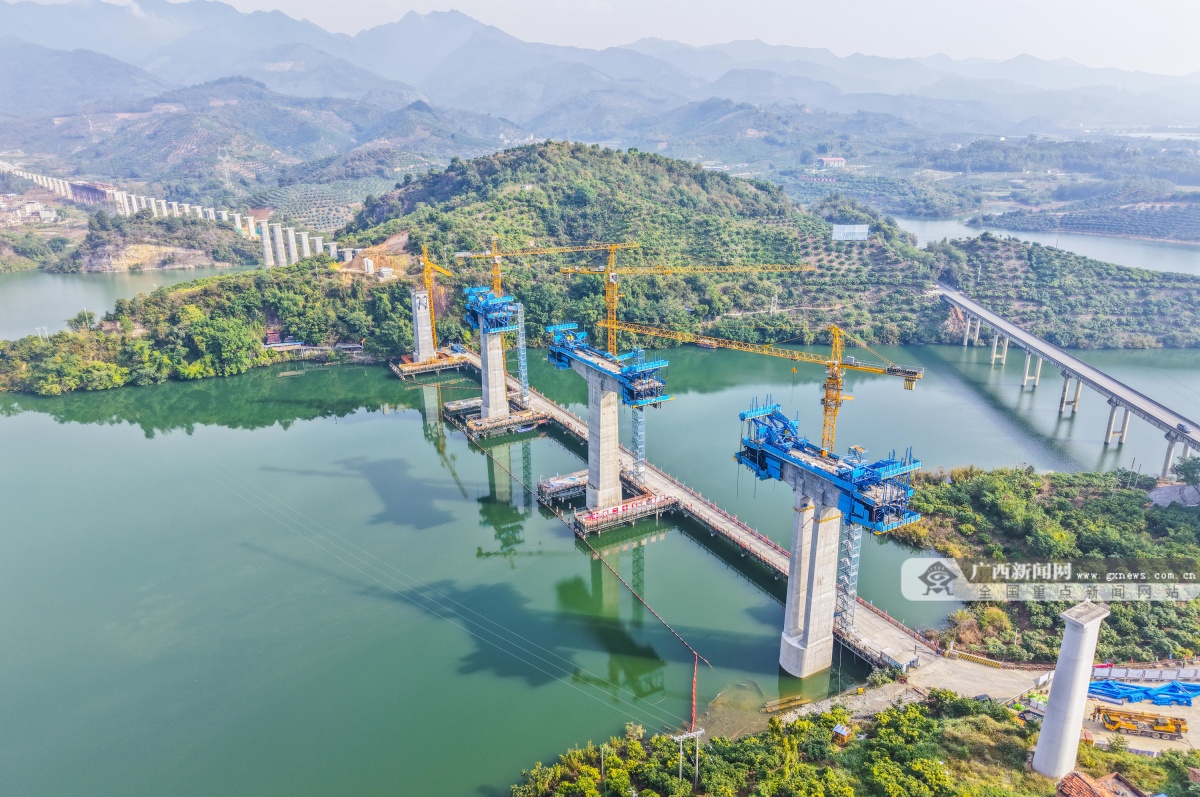 12��18�ս��c(di��n)�D