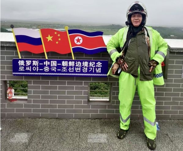 69岁！他在“年龄上限”最后一年骑摩托环游中国丨我的2025