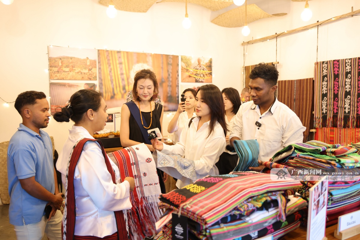 12��23�ս��c(di��n)�D