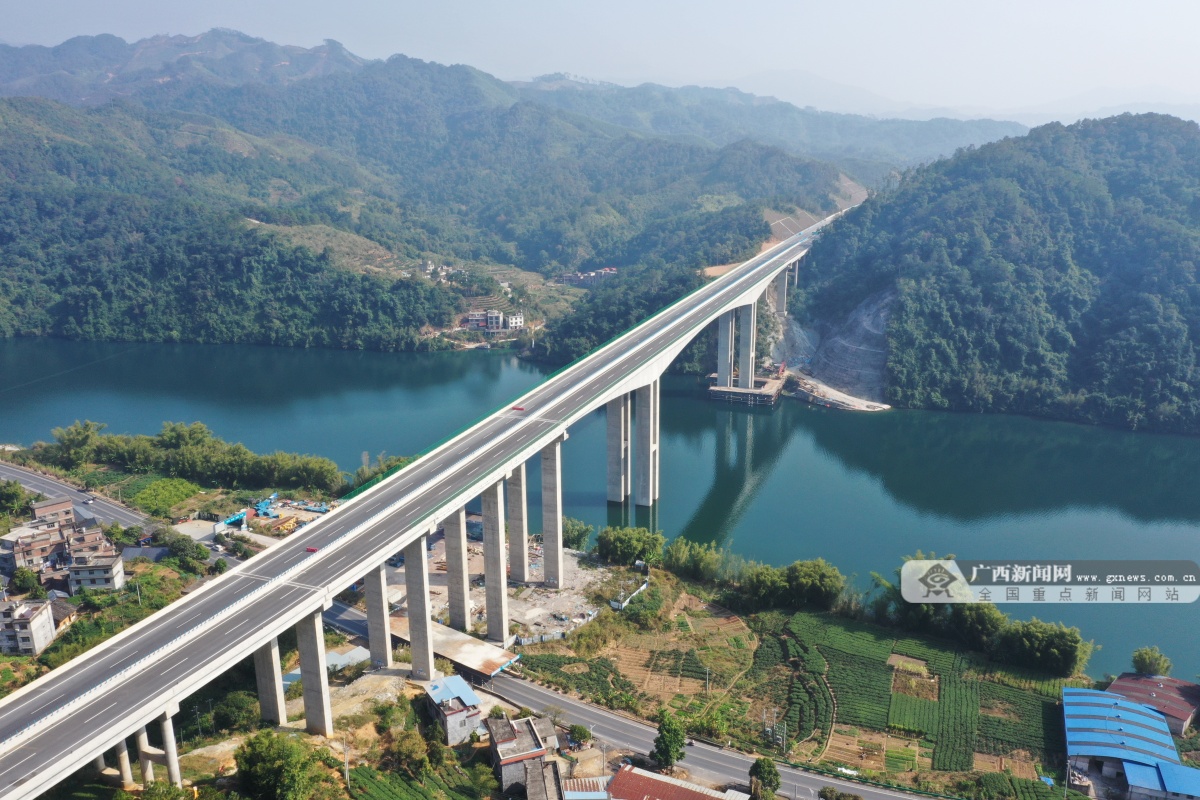 12��23�ս��c(di��n)�D