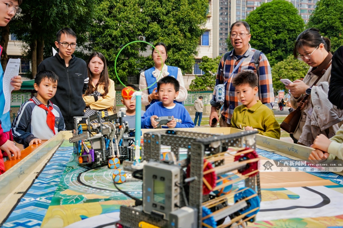 12��23�ս��c(di��n)�D