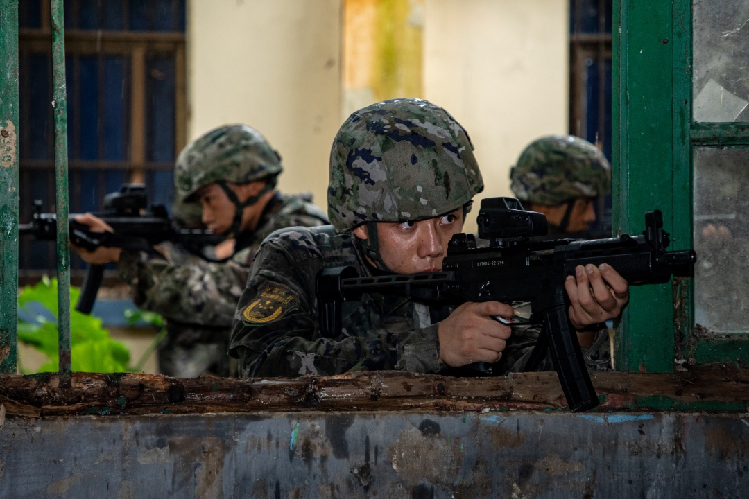 �侯�ٱ���չ��������  ����ʵսӲ��