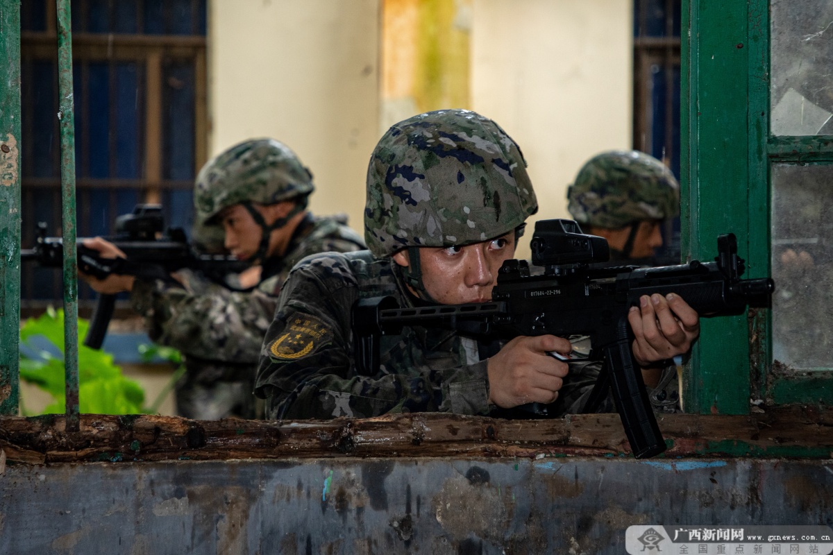 �侯�ٱ���չ��������  ����ʵսӲ��