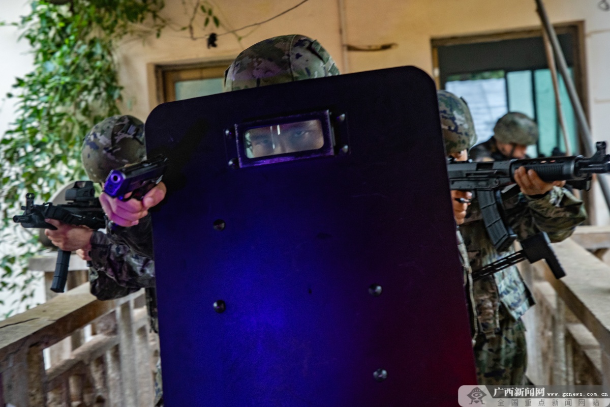 �侯�ٱ���չ��������  ����ʵսӲ��