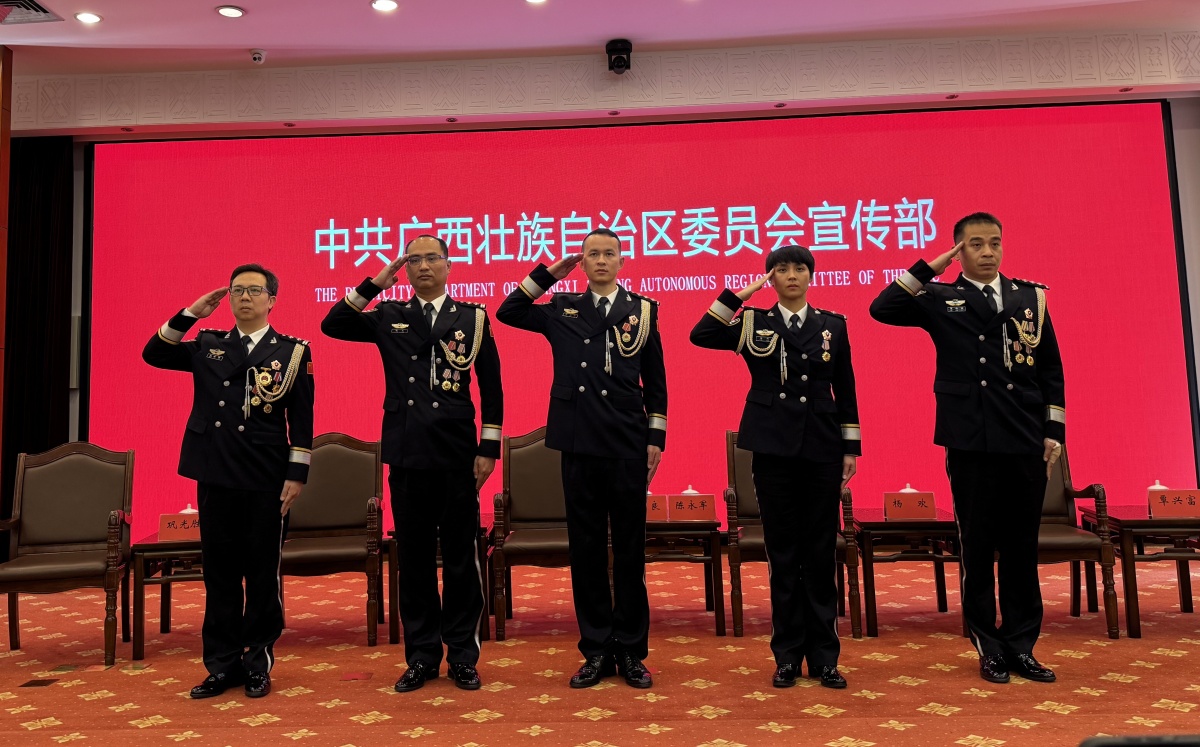 勇闯生命禁区创造“中国奇迹”、争分夺秒与诈骗分子“赛跑”……他们的故事令人动容