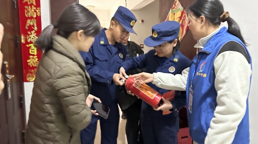 ���Ǹۣ��M�ߌ�С�^�͡������\�ҡ�