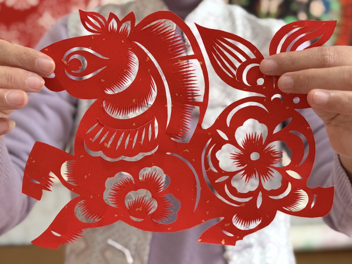 文化观察丨广西剪纸有多绝？非遗传承人指尖