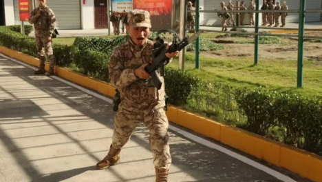 �ҵ��ˣ��߽���һԾ���˵���Ӱ����λ00���侯սʿ���ޣ�