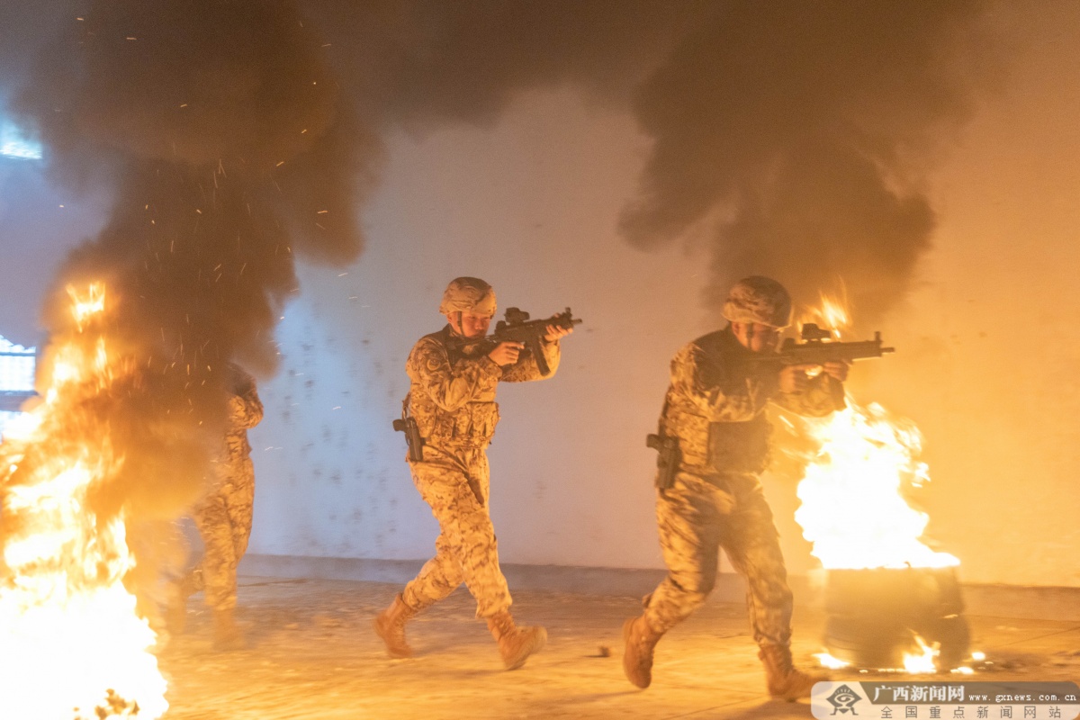 �侯�ٱ�ר������ ������Ӯ����