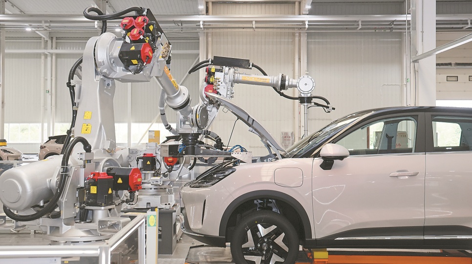 �������˹�����+���족�������ƣ�2025�깤ҵ�����˹����ܺ��Ĳ�ҵ��ֵͻ��890��Ԫ