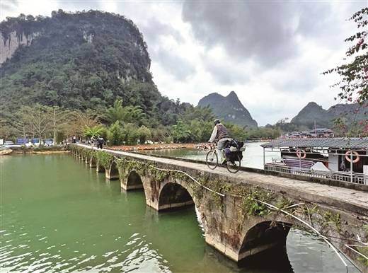 藏族小伙骑行万里逐梦途经广西分享暖心故事(图2)