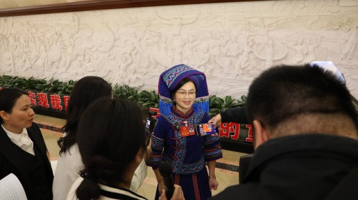 �V���ɕ�(hu��)�����ڬF(xi��n)��(ch��ng)ح���҂�Ҫ��AI�o�l(xi��ng)�庢�ӵ�δ��(l��i)�·��