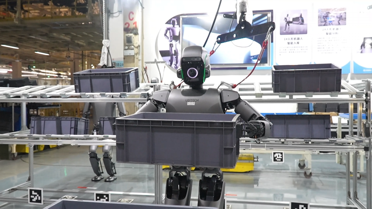 ������Ĺ����������У��˹�����+���죬���칤ҵǿ��