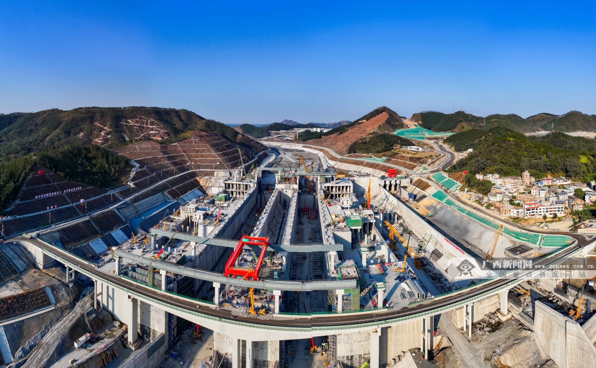 2��4�ս��c(di��n)�D