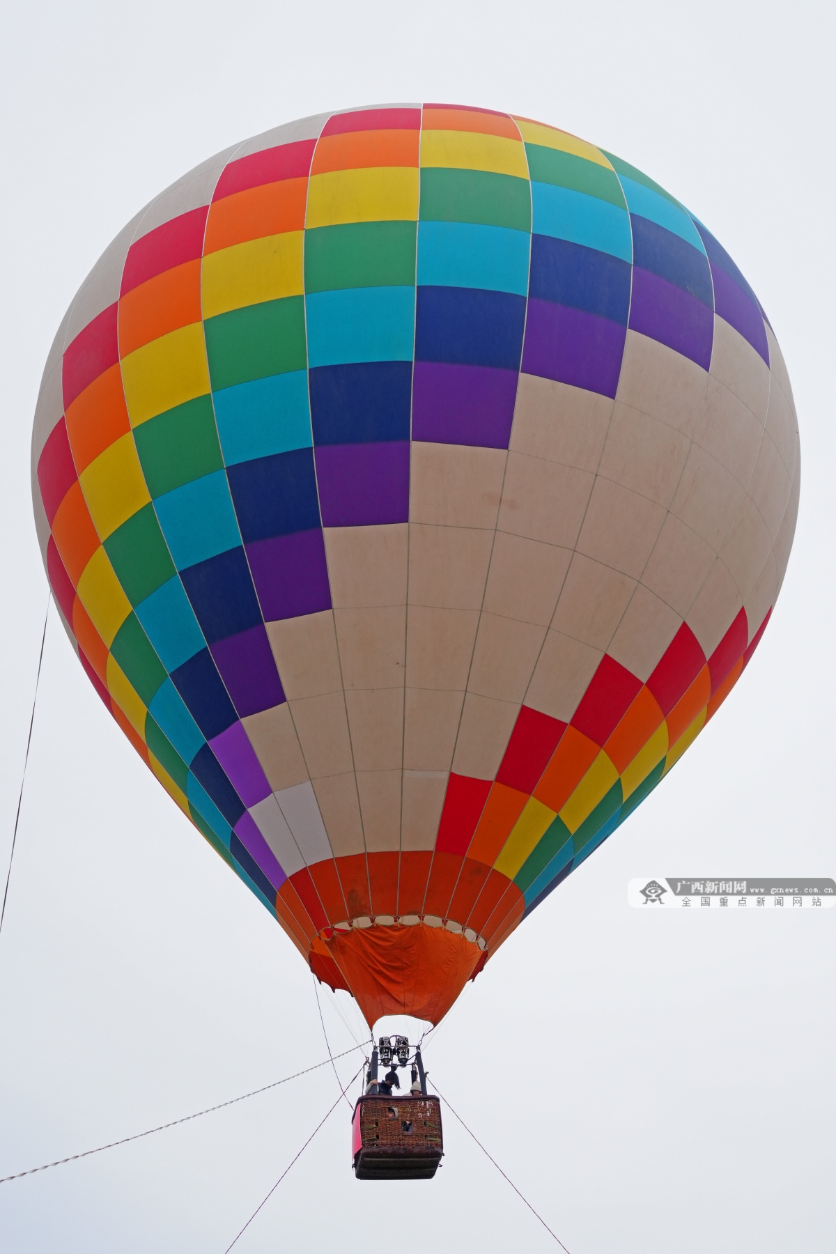 2��4�ս��c(di��n)�D