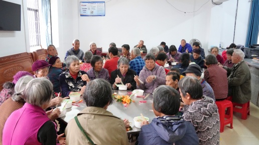 �F�۴�������������չ��(��i)��ʳ�÷���(w��)�W(w��ng)�j(lu��)