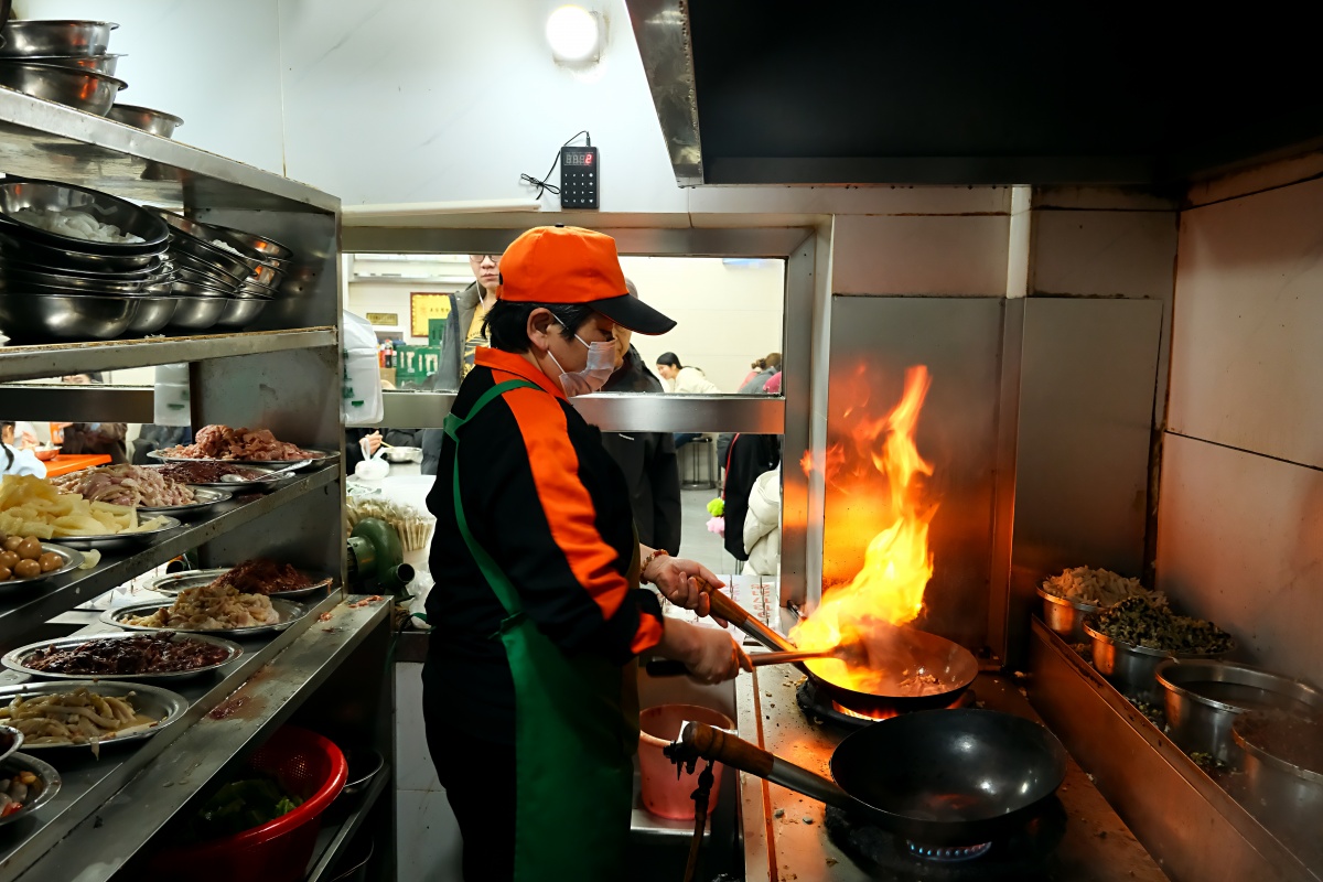 一碗老友粉，浓缩了半生匠心，温暖了万千乡愁丨新春走基层