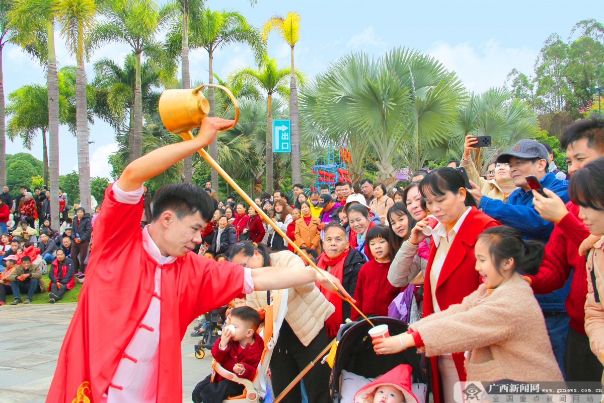 2��19�ս��c(di��n)�D