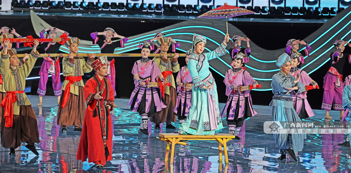 2��19�ս��c(di��n)�D