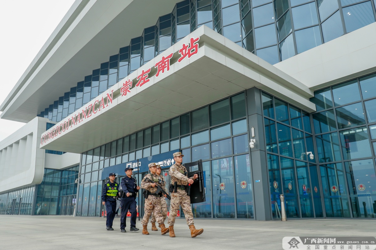 �侯�ٱ�����սλ�����´�