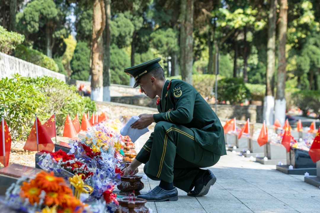 ������Ӣ�� �ҳϼ�����