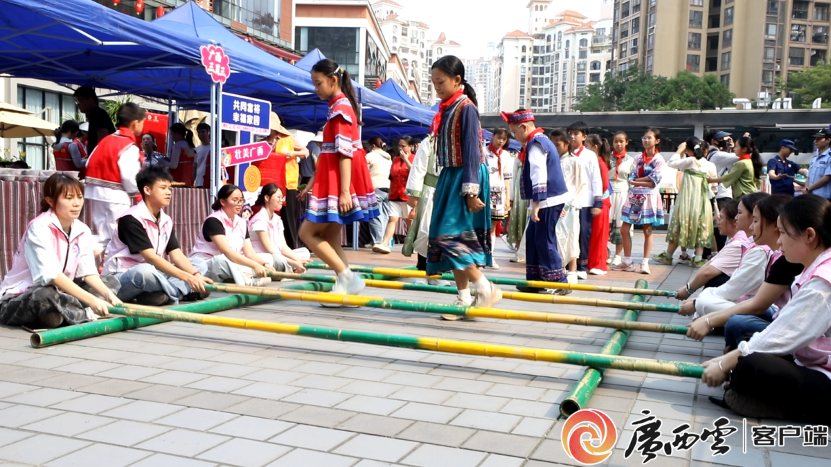 Leyu体育：社区搭平台群众享服务｜南宁市首个石榴红驿站启用探索城市民族工作新路径(图4)