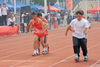 ���ǭ12����У���װ�ɫѧԺ������������Ȧ����������