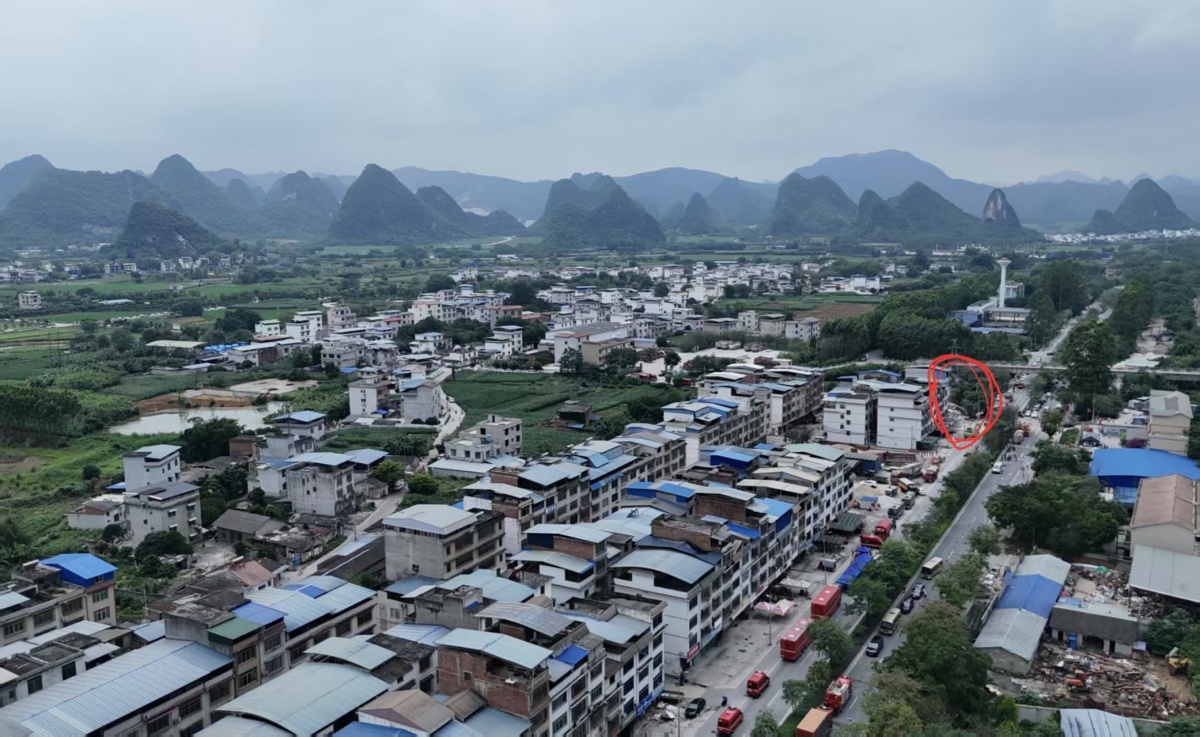 记者直击抗震救灾一线真实景象，各方力量通宵救援，6000余份螺蛳粉免费吃